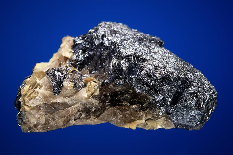 MOLYBDENITE on QUARTZ and BERYL var. Aquamarine