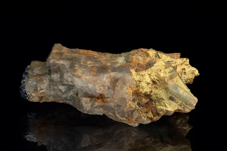 FERRIMOLYBDITE and MOLYBDENITE on QUARTZ and BERYL var. Aquamarine