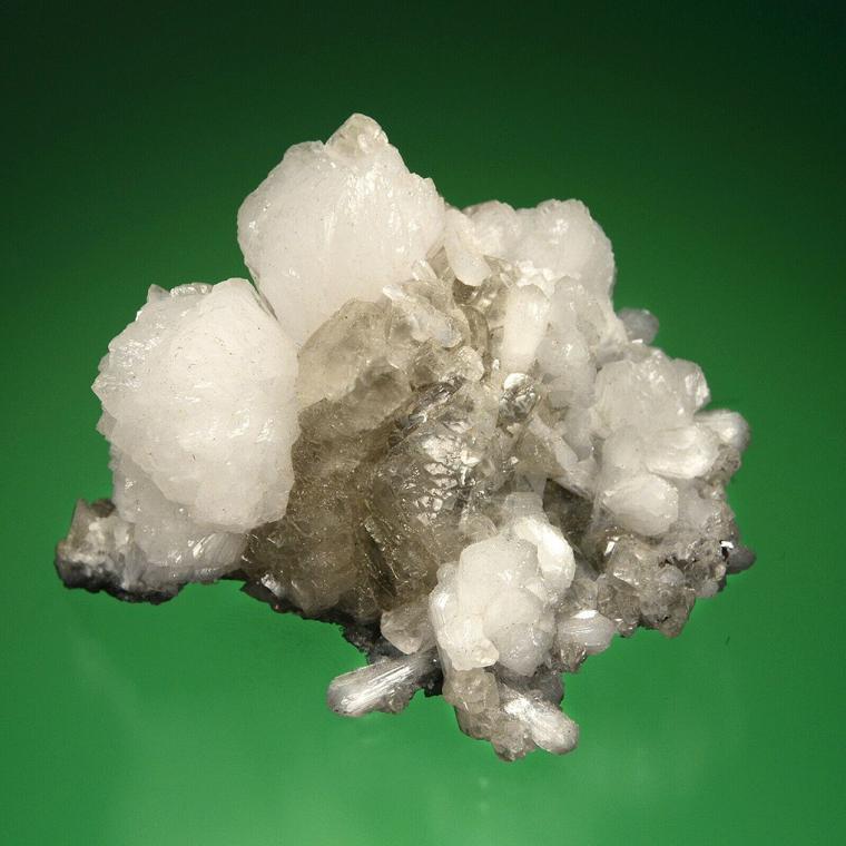 STILBITE on CALCITE