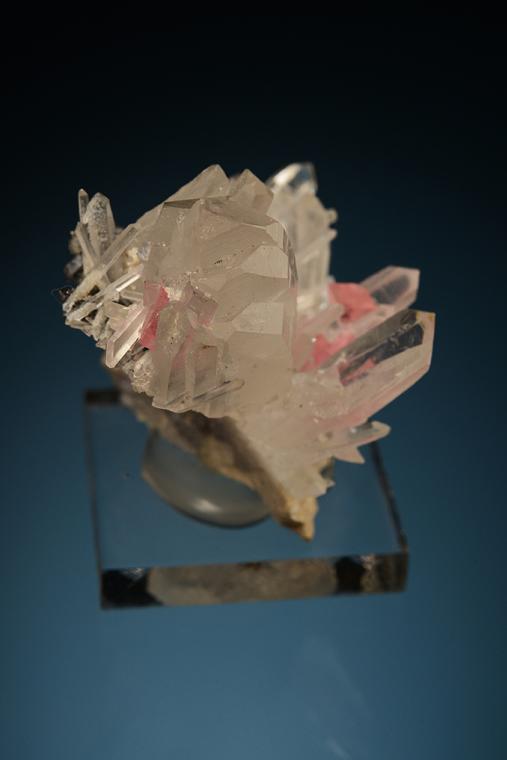 QUARTZ with RHODOCHROSITE