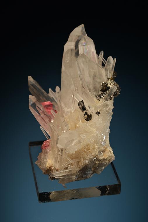 QUARTZ with RHODOCHROSITE