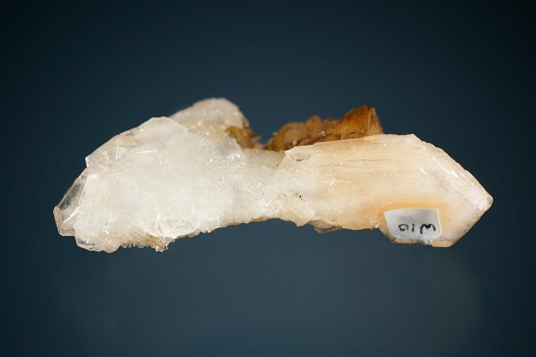 POWELLITE with STILBITE on QUARTZ
