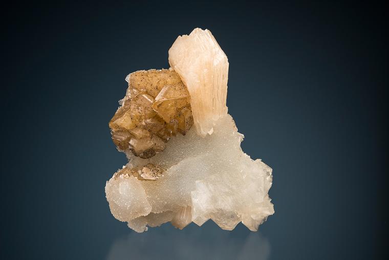 POWELLITE with STILBITE on QUARTZ