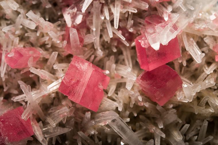 RHODOCHROSITE on QUARTZ