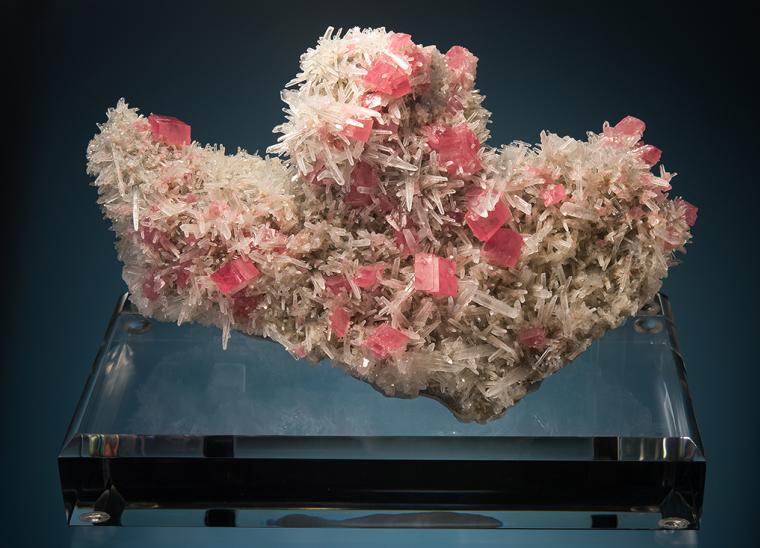 RHODOCHROSITE on QUARTZ