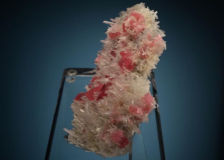 RHODOCHROSITE on QUARTZ