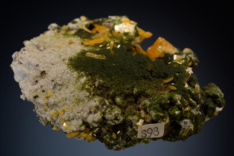 WULFENITE on BAYLDONITE?