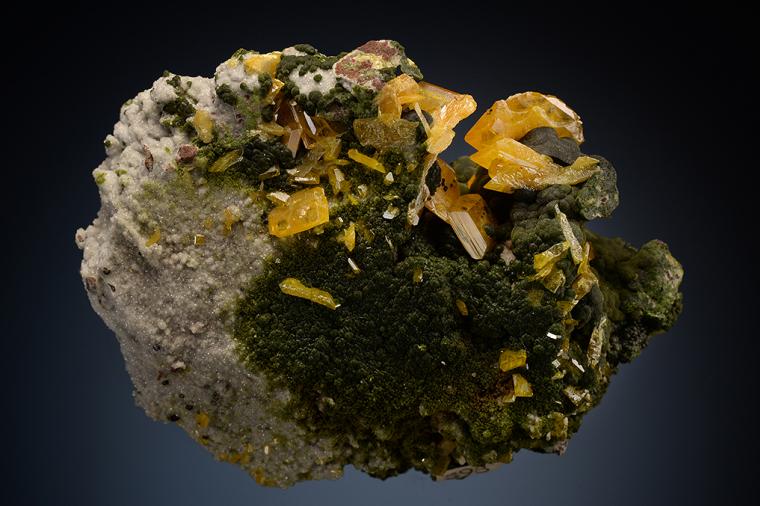 WULFENITE on BAYLDONITE?