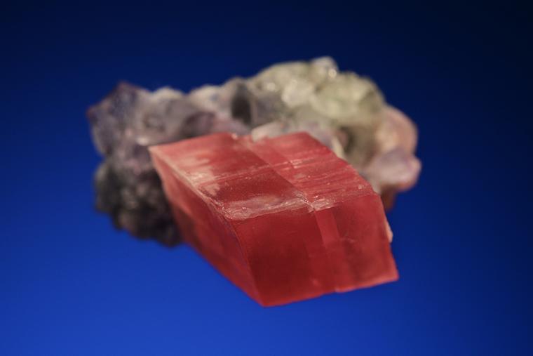 RHODOCHROSITE on FLUORITE with QUARTZ