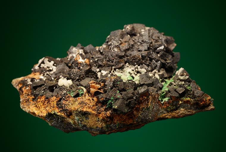 OLSACHERITE on SIDERITE