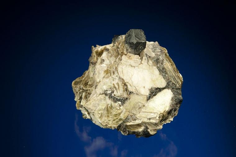 URANINITE with MUSCOVITE