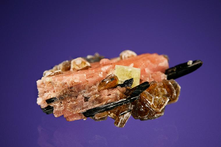 SERANDITE with AEGIRINE, POLYLITHIONITE and LEUCOPHANITE