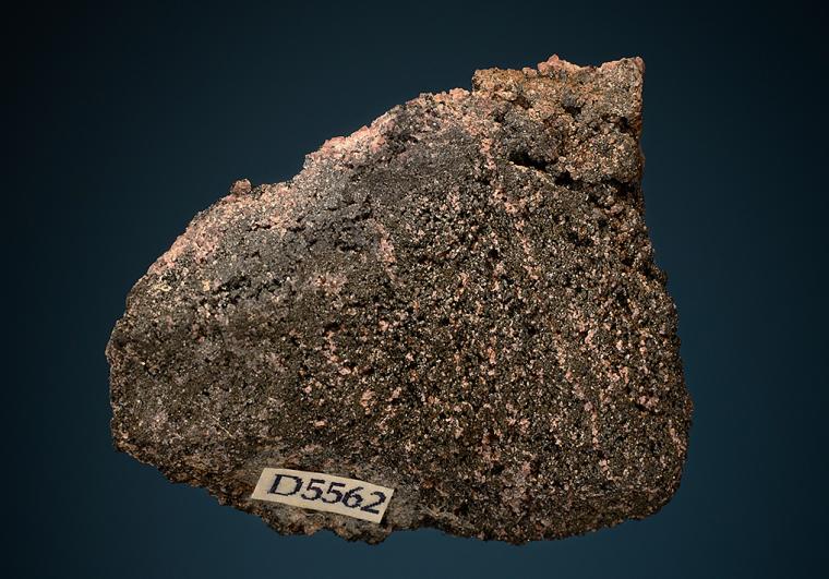 LÅNGBANITE with RHODONITE
