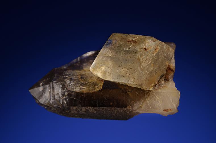 TOPAZ on QUARTZ var. Smoky
