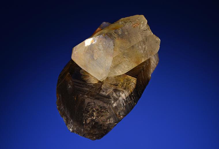 TOPAZ on QUARTZ var. Smoky