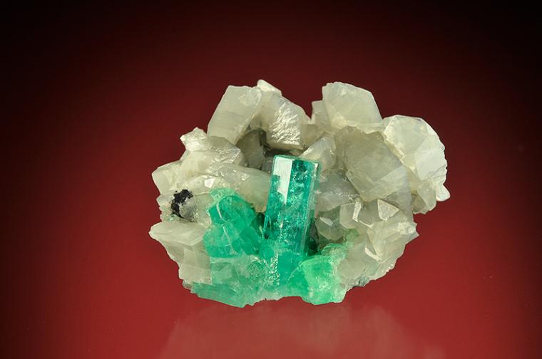 BERYL var. Emerald on CALCITE