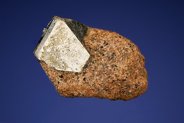 LÖLLINGITE