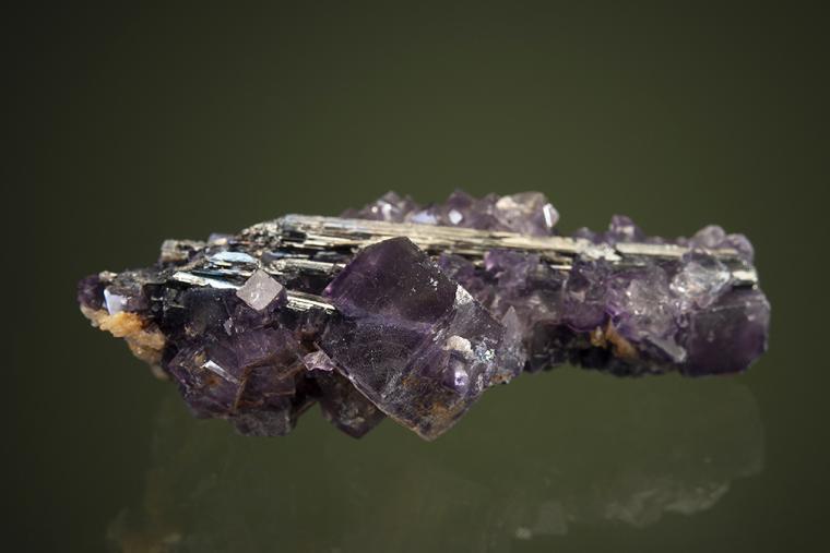 FLUORITE on STIBNITE