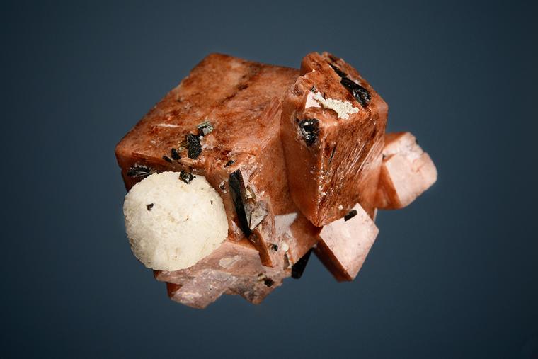 RHODOCHROSITE with AEGIRINE and ANALCIME