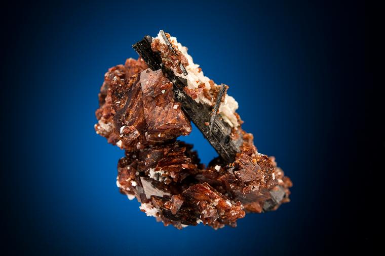 RHODOCHROSITE with AEGIRINE, ALBITE and ELPIDITE