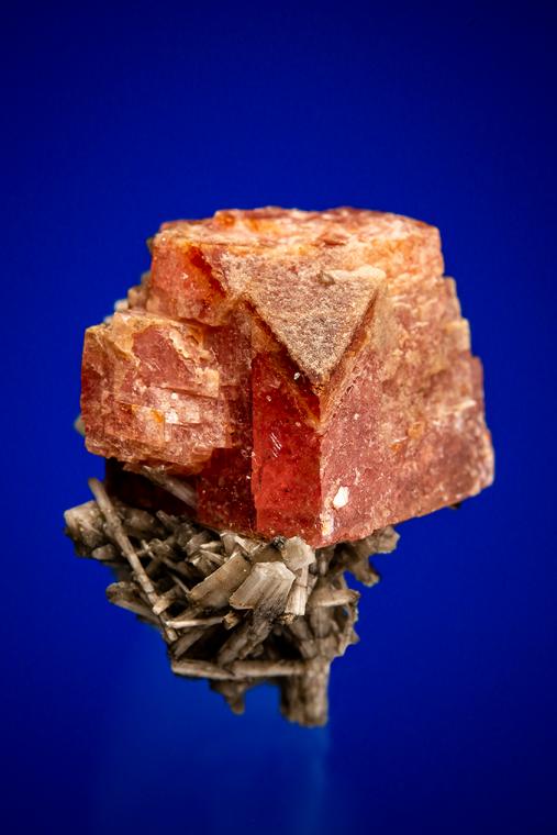 RHODOCHROSITE on ELPIDITE