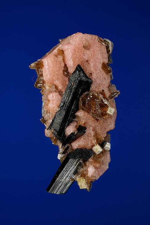 SERANDITE with AEGIRINE, LEUCOPHANITE and POLYLITHIONITE