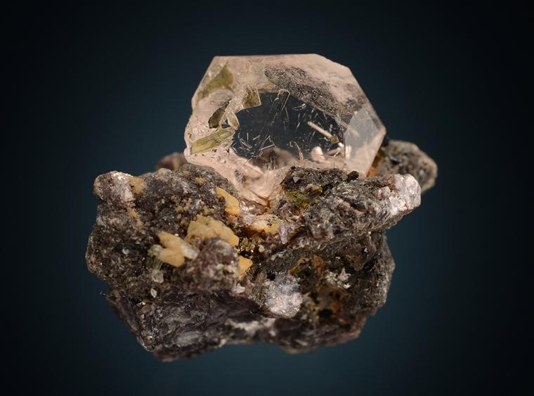 BERYL var. Morganite on LEPIDOLITE