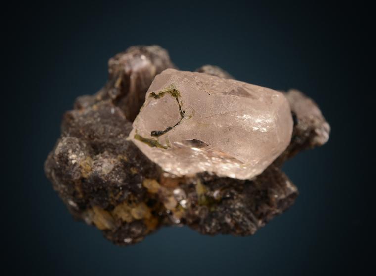 BERYL var. Morganite on LEPIDOLITE