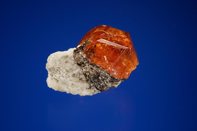 GROSSULAR var. Hessonite