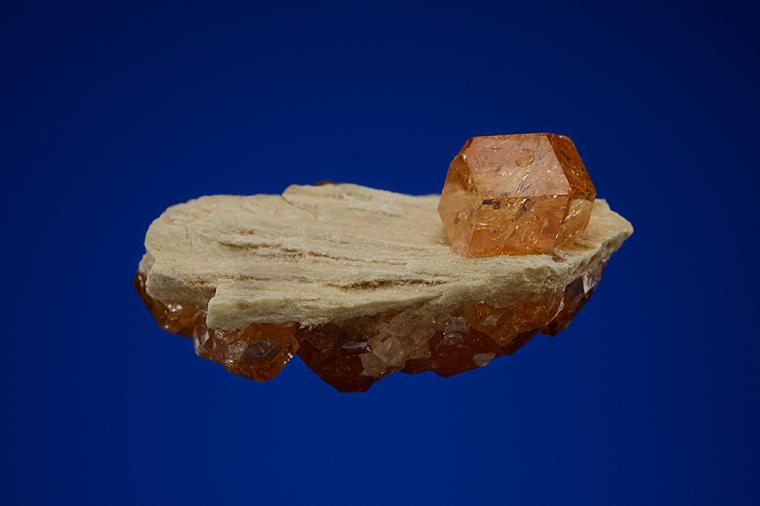 GROSSULAR var. Hessonite