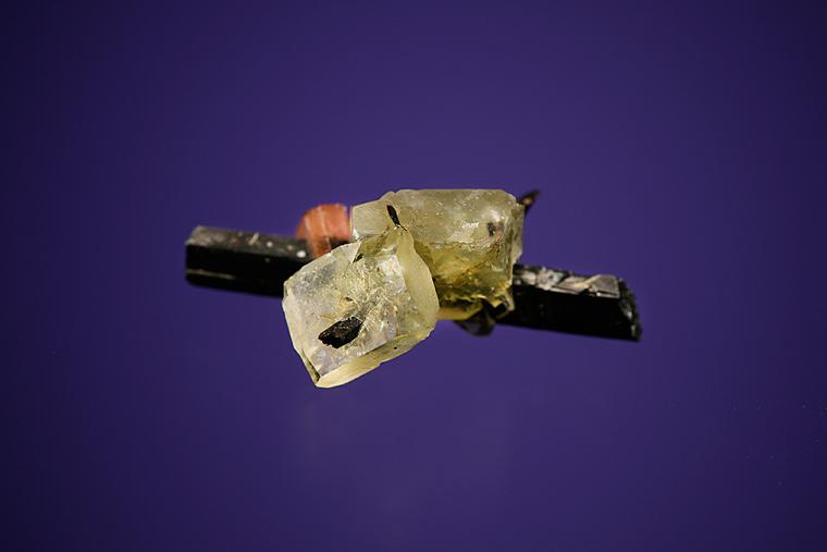 LEUCOPHANITE and SERANDITE on AEGIRINE