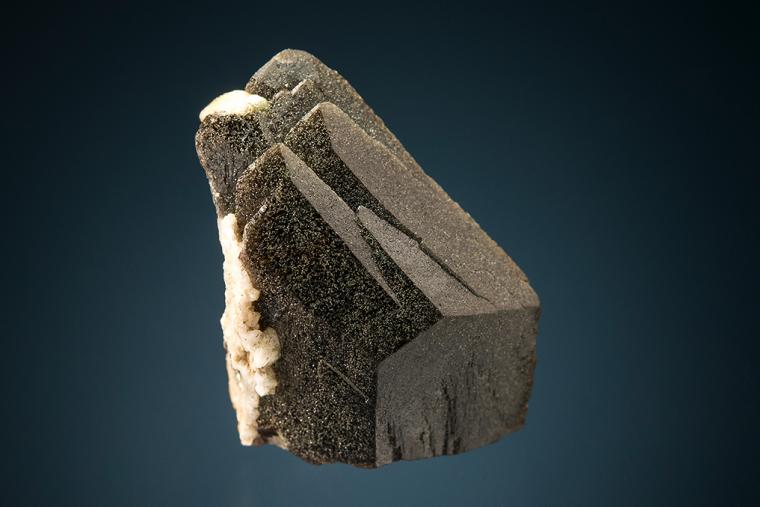 AXINITE-(Fe)