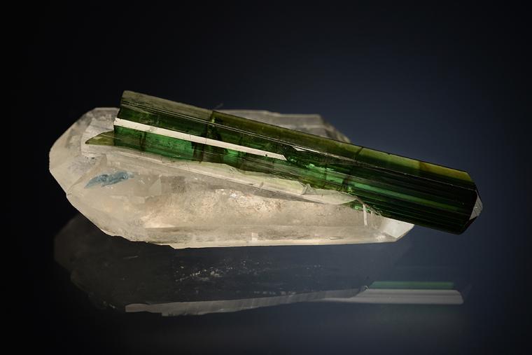 ELBAITE on QUARTZ