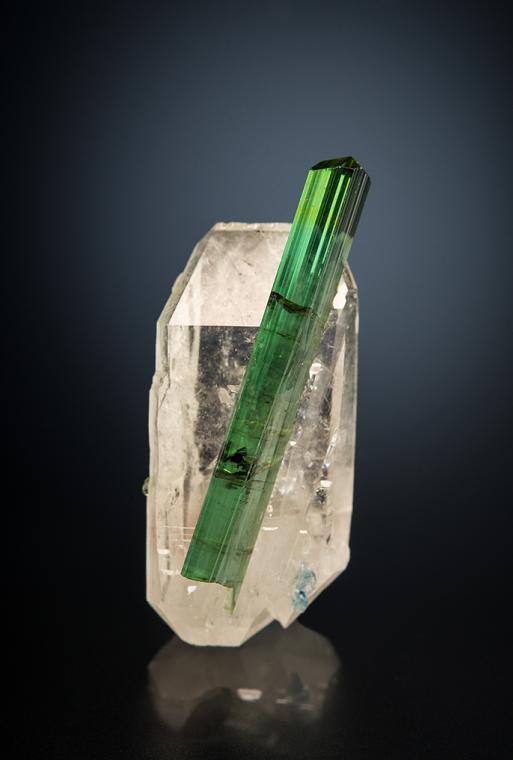 ELBAITE on QUARTZ