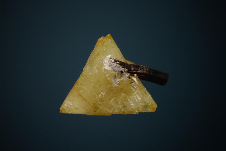 GENTHELVITE