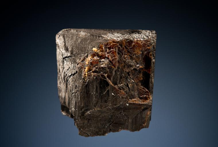 TANTALITE-(Mn)