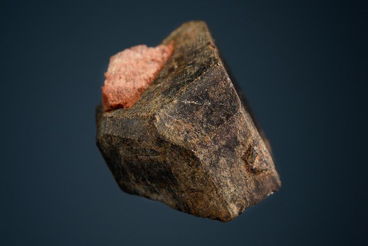 EUXENITE-(Y)