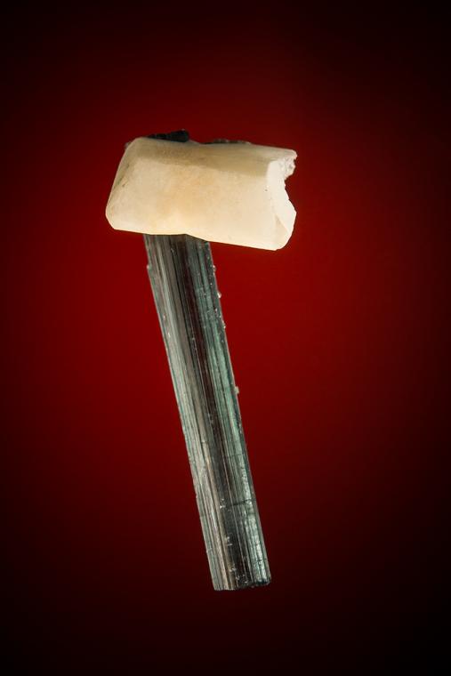 HYDROXYLHERDERITE on ELBAITE
