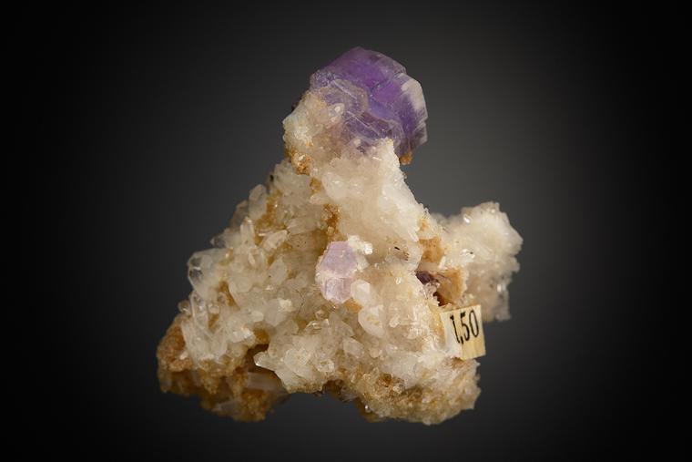 FLUORAPATITE on QUARTZ