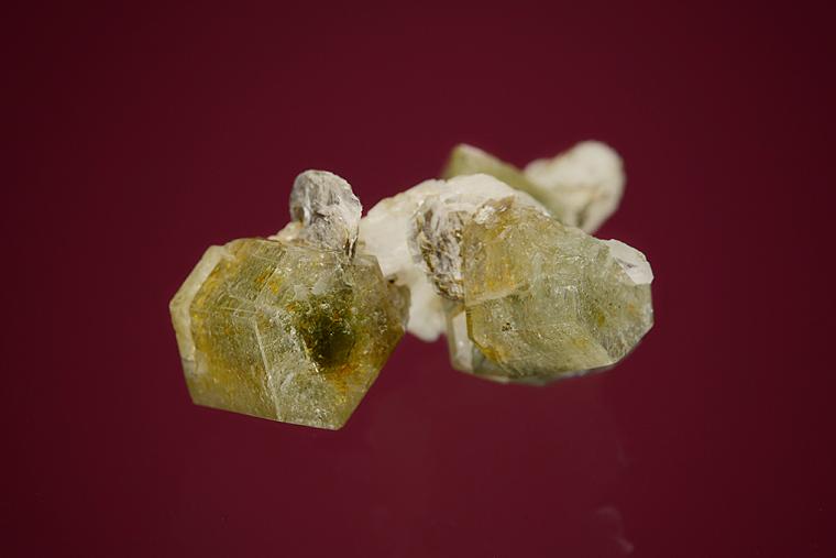 FLUORAPATITE on ALBITE