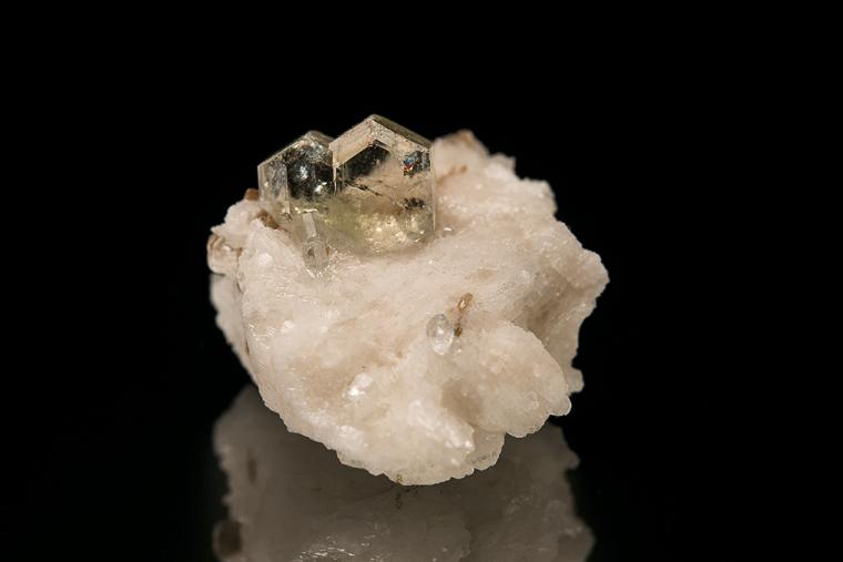 FLUORAPATITE on ALBITE