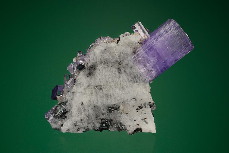 FLUORAPATITE on ALBITE