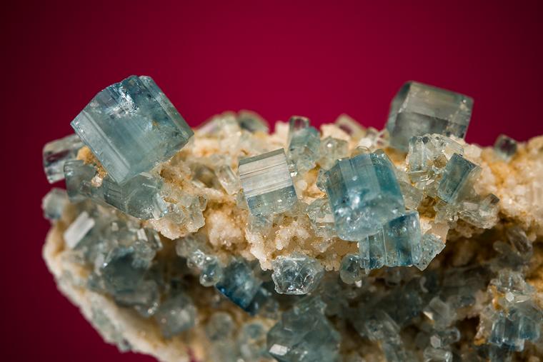 FLUORAPATITE and MUSCOVITE on ALBITE
