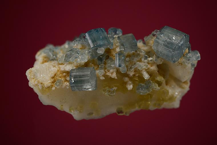 FLUORAPATITE and MUSCOVITE on ALBITE