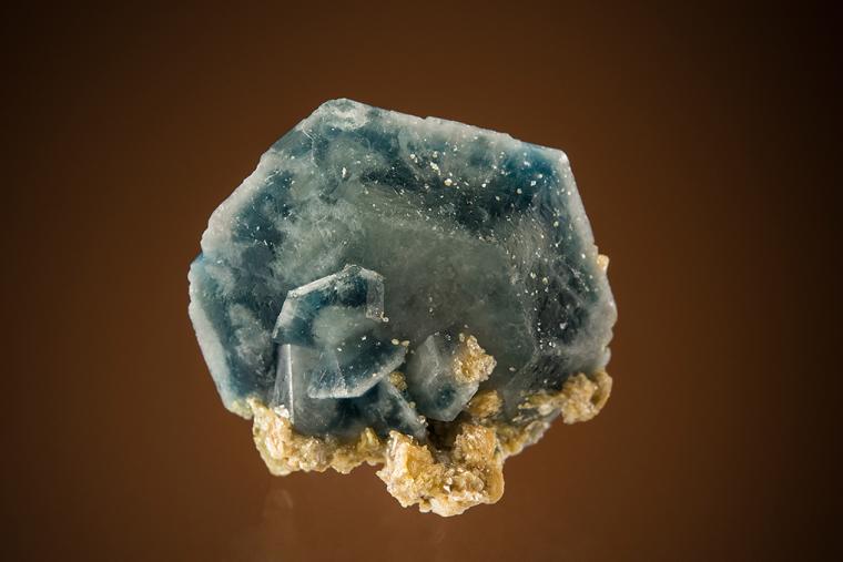 FLUORAPATITE with MUSCOVITE