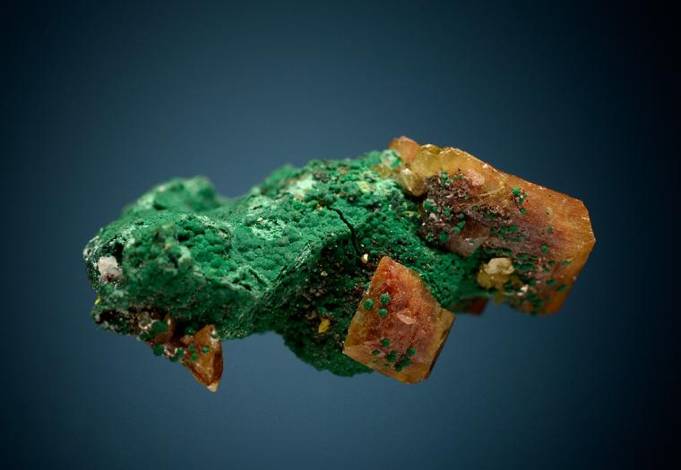 WULFENITE on MALACHITE