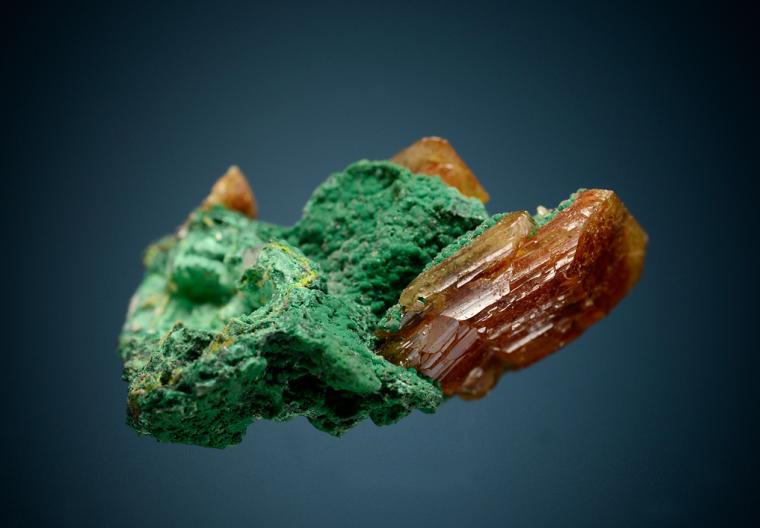 WULFENITE on MALACHITE