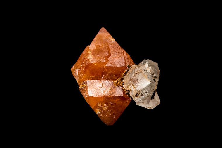SCHEELITE on FLUORITE