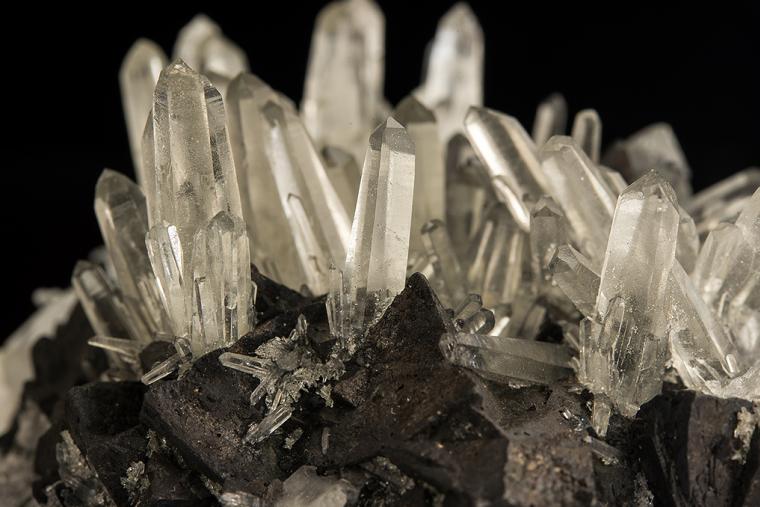 TETRAHEDRITE on QUARTZ