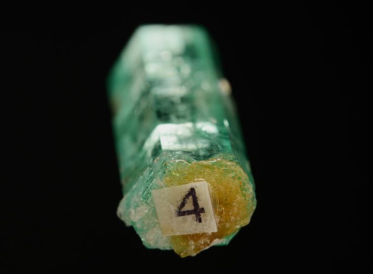 BERYL var. Emerald